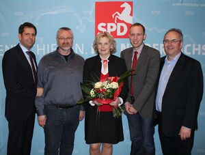 Von links: Olaf Lies, Wilhelm Janßen, Karin Logemann, Dennis Rohde und Rüdiger Kramer nach der Wahl